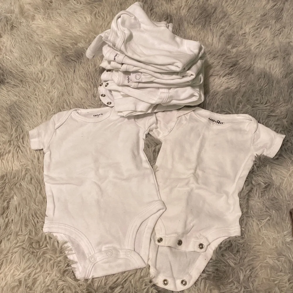 Bundle of 11 white short sleeved onesies